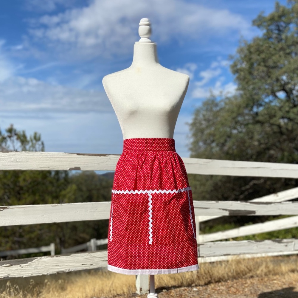 Vintage | Cottagecore Calico Rick Rack Apron